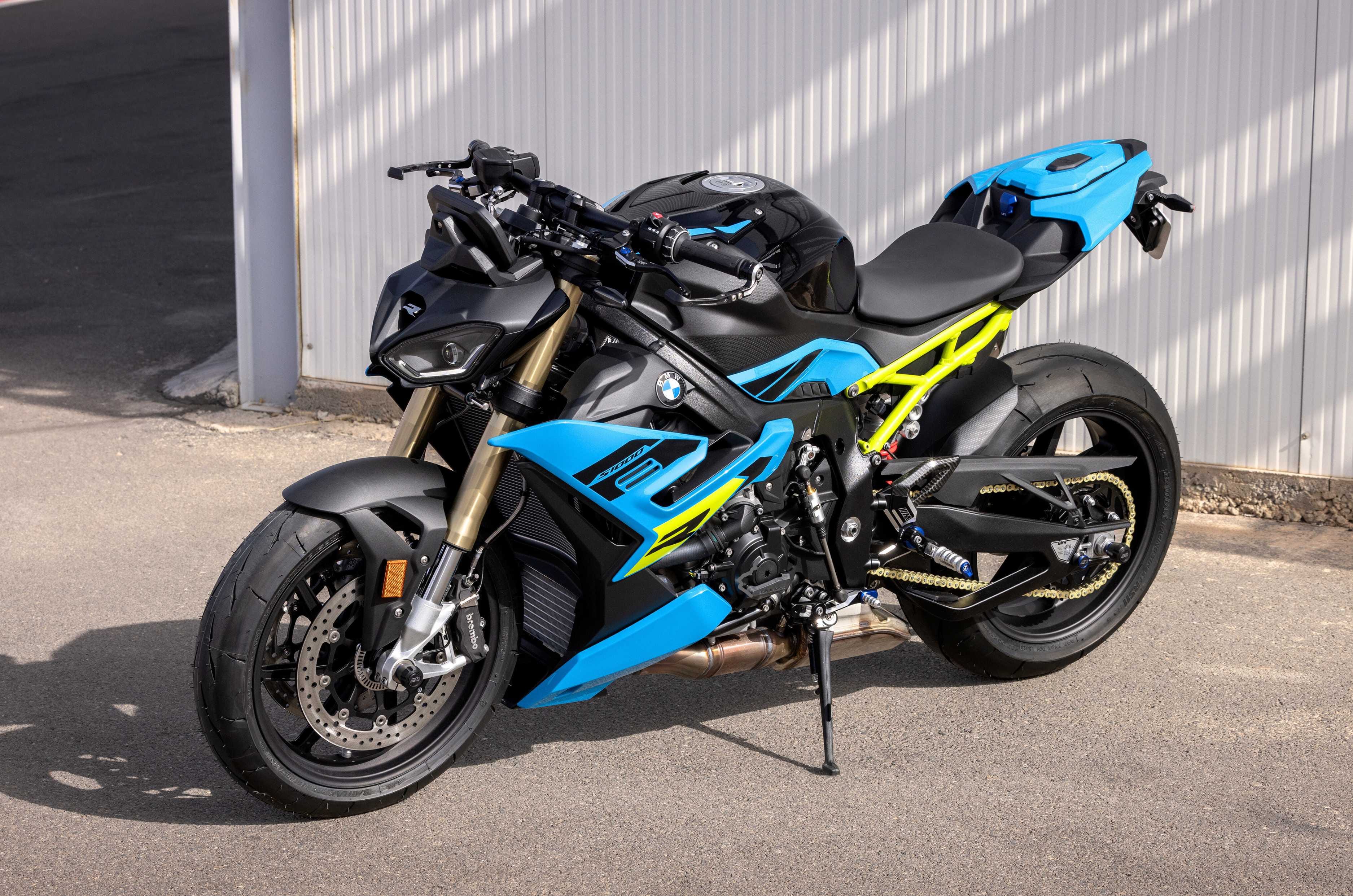 BMW S 1000 R front left three quarter shot